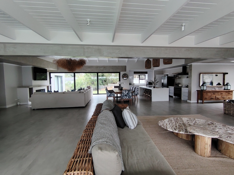 To Let 6 Bedroom Property for Rent in Brackenridge Western Cape